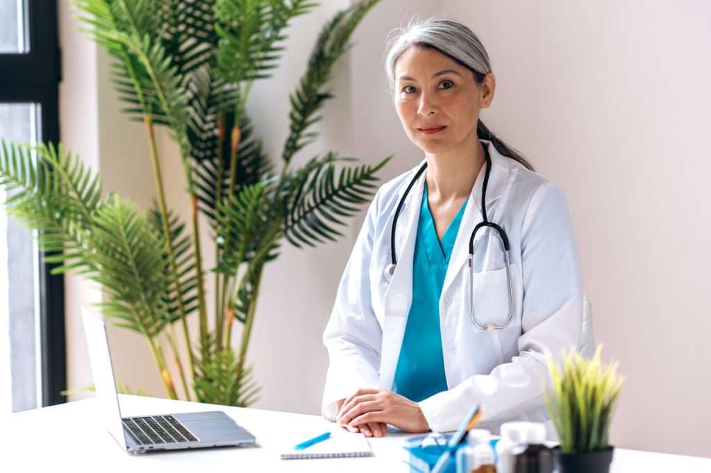 rsz woman mediacal nurse doctor uniform sick online vi 2023 11 27 05 06 50 utc